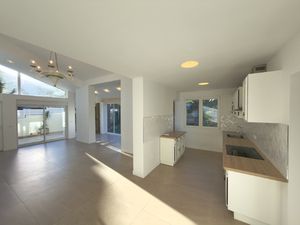 Maison Climatisée et Rénovée de Plain-Pied avec Garage Sor