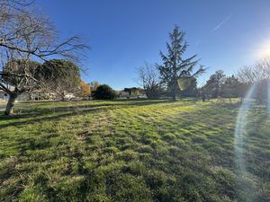 Beau terrain 1100 m2 à SOUAL