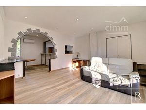 A VENDRE MONTAGNAC - Appartement T3 de 79 m2 + cave + 2 park