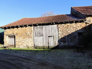 Exclusivité Grange avec une maison à Rochechouart