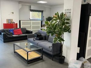 Local commercial RDC Aubagne