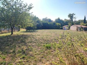 Terrain 746 m² Pons