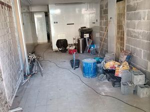 Local vide pour stockage sur avenue