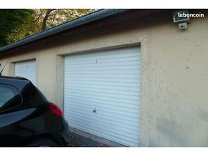 Garage/box 50 m² Saint Nabord