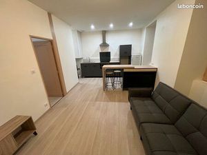 Charmant appartement T2 meublé dans un immeuble au coeur historique de Figeac