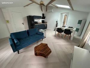 T2 44 m2 meublé et rénové / Clim réversible