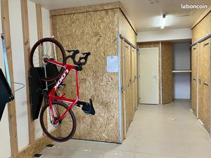 Racks à Vélos sécurisés en box de stockage - Port de plaisance