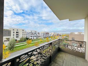 ST CYR L'ECOLE - APPARTEMENT 3 PIECES AVEC BALCON ET PARKING - 63 37 m²