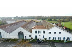 A vendre Entrepôt / local industriel centre bourg de GEMOZAC de 6359.99 m2