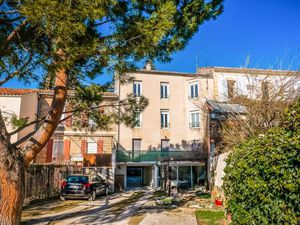 Garage fermé dans un espace sécurisé à 300m du Centre-ville