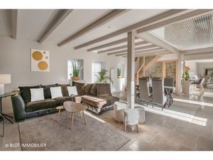 A VENDRE-LONGERE RENOVEE-BELLES PRESTATIONS-GUERANDE