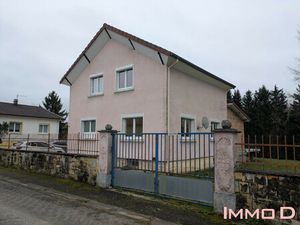 Maison familiale avec grand terrain