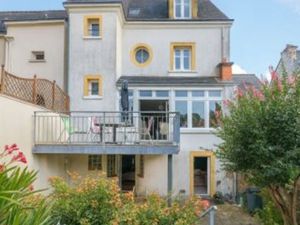 L'Échappée Vannetaise : Maison de maître et son jardin secret en hyper-centre