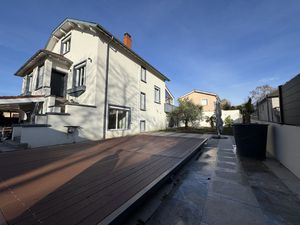 Maison de 350 m2 sur 805 m2 de terrain