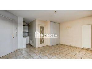 Secteur Toison d'Or et Parc du Chateau de Pouilly  très agréable T1 en rez de jardin avec 