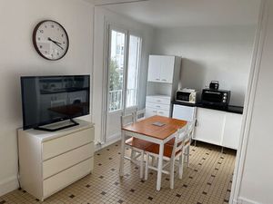 A LOUER - STUDIO MEUBLE - 24m²