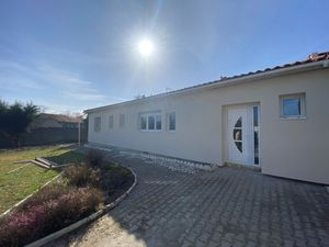 33450 SAINT-LOUBES - Maison de plain-pied de 4 chambres avec jardin à louer