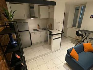 Charmant T1 BIS DUPLEX rénové (plein centre)