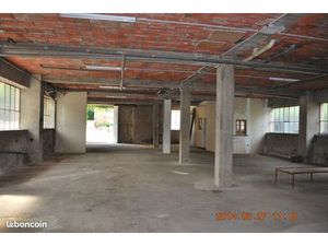 Local 300 m2 à louer