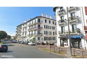 Cave centre ville St Jean de luz Place Foch/ Gare