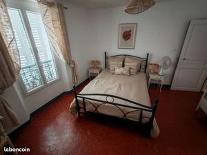 Maison de village rénovée – centre à pied – terrasse & calme