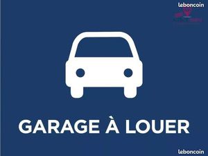 Garage fermé dans résidence sécurisée