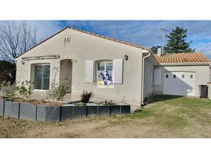 Location maison 4 pièces 110 m² à Soyaux (16800)  990 €