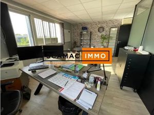 Local d'activités de 777m²