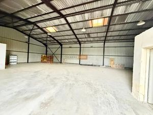 Entrepôt de 300m²