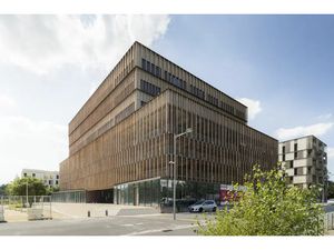 Local commercial de 538 m² - BRUGES - GREEN SQUARE