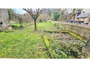 Grange de 100 m2 au sol avec une toiture complètement refaite