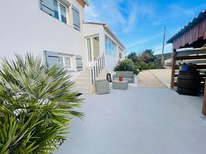 Maison coup de coeur entièrement rénovée - extérieur exceptionnel - prête à vivre à Saint-