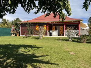 Villa de plain pied à Capesterre-Belle-Eau avec Longfort Imm