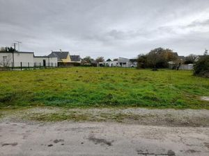 A saisir! Terrain constructible en bourg de Bains sur Oust