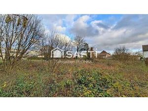 Terrain de 1800m²  constructible sur 900m²