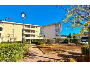 Appartement Le Luc 3 pièce(s) + TERRASSE ET GARAGE