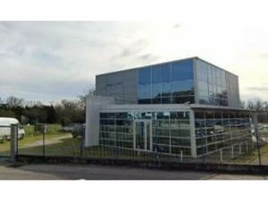 SORTIE AGEN LOCAL BUREAU BEL EMPLACEMENT COMMERCIAL