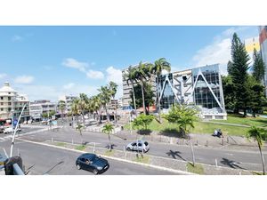 Local commerciale d'environ 37 90 m2 habitable situé Blvd Lé