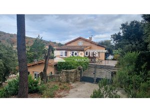 LAMALOU LES BAINS  à vendre maison de 220 m2 composée de deu