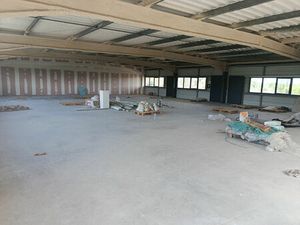 Local d'activité de 319 m2 divisible à Saint -François