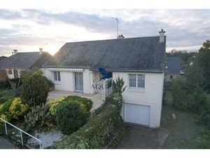 Maison familiale avec jardin et grand garage