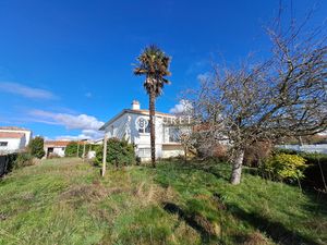 Entre plage et commerces 