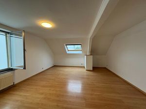 Commercieel te huur in Sint-Martens-Lennik met 3 slaapkamers