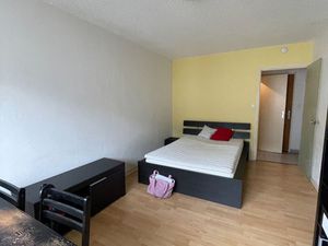 STUDIO MEUBLÉ PROCHE MAIRIE