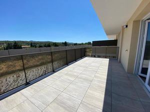 TYPE 3 MEYREUIL AVEC TERRASSE ET PARKING