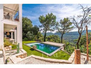 Bagnols-En-Forêt – Villa contemporaine avec piscine