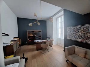 A LOUER - BUREAUX AMENAGES 200 M² - BORDEAUX CHARTRONS