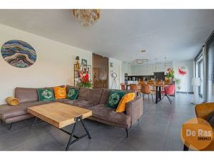 KERKSKEN - Zeer ruim en luxueus gelijkvloers appartement