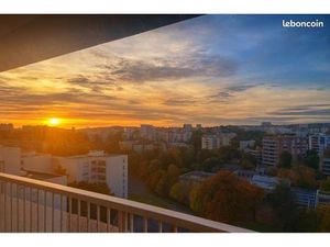? À VENDRE – Superbe T4 de 82m² entièrement rénové • Dernier étage • Vue imprenable | Rési