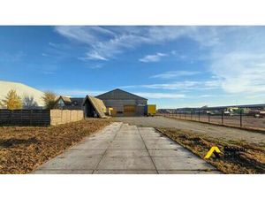 Industriehal met conciërgewoning op ca. 50 are – Bree